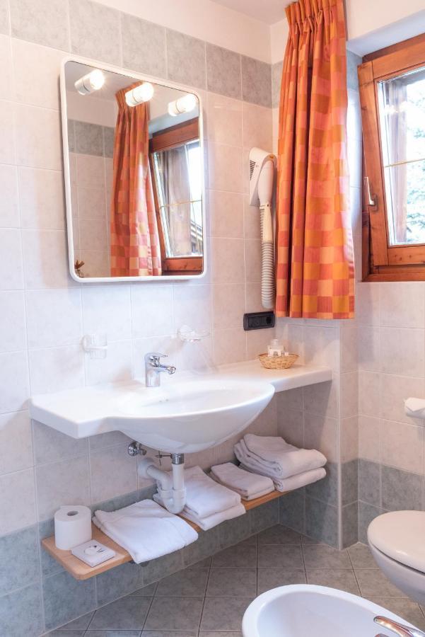 Hotel Garni Rin Da Rin Livigno Eksteriør billede